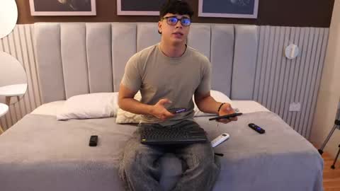 Snapshot of ethan_occonor chatting on May 31, 2026, 8:32 pm ethan_occonor online show from May 31, 2026, 8:32 pm