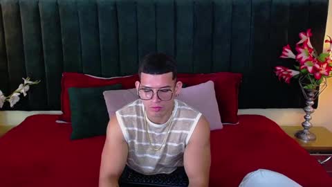 ETHAN RODGERS online show from November 4, 2025, 9:25 pm