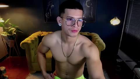 ETHAN RODGERS online show from November 15, 2025, 8:05 pm