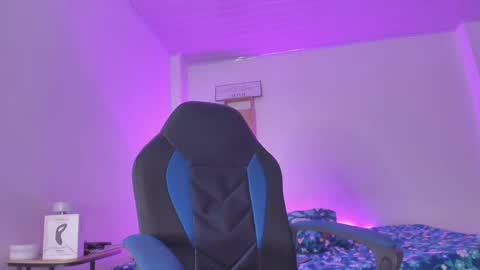 ethan travis online show from October 10, 2025, 3:22 pm