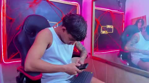 Snapshot of ethan_york chatting on October 28, 2025, 5:00 am Ethan online show from October 28, 2025, 5:00 am