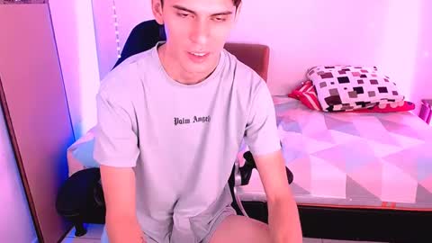 EthanColeeman online show from September 9, 2025, 1:21 pm