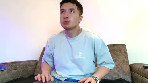 ethanconnor_ online show from December 5, 2025, 7:54 pm