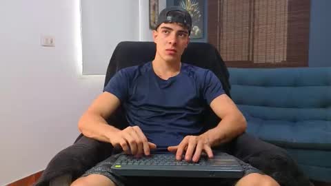 Snapshot of ethangreey1 chatting on May 23, 2026, 5:39 pm ethangreey1 online show from May 23, 2026, 5:39 pm