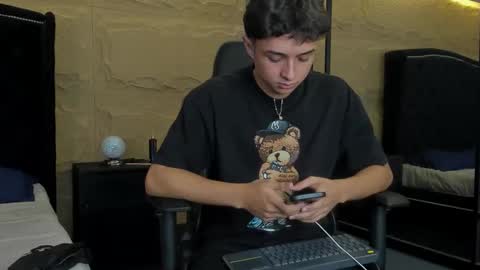 ethanlowell online show from October 22, 2025, 4:46 am