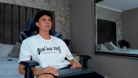 ethanlowell online show from November 20, 2025, 3:50 am