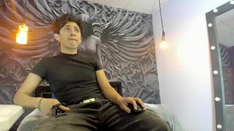 ETHAN online show from October 21, 2025, 4:19 pm