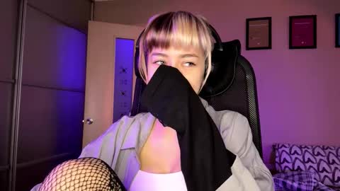 Emily online show from November 20, 2025, 8:03 am