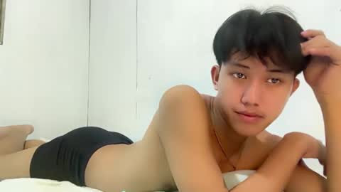 Snapshot of ethereal_blake chatting on June 7, 2026, 2:43 pm BLAKE online show from June 7, 2026, 2:43 pm