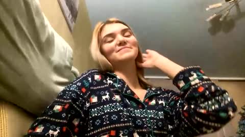 Viola online show from December 20, 2025, 10:17 pm