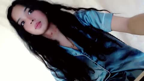 eunah_foxx online show from November 17, 2025, 10:04 pm
