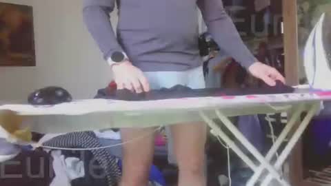 eunile online show from February 26, 2026, 3:55 pm