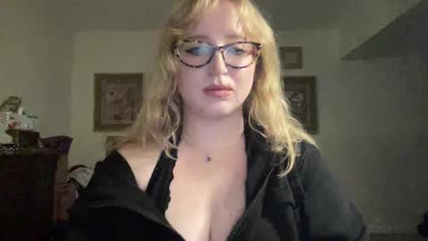 Bunnie 3 online show from January 10, 2025, 10:15 pm