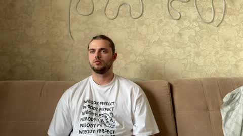 Eva Calvin online show from April 17, 2026, 4:26 am