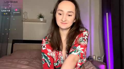 Eva  online show from October 9, 2025, 11:25 pm