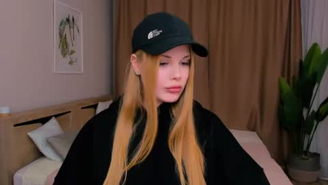 Snapshot of eva_ellis chatting on April 16, 2026, 11:07 pm Eva online show from April 16, 2026, 11:07 pm