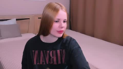 Snapshot of eva_ellis chatting on April 19, 2026, 7:27 pm Eva online show from April 19, 2026, 7:27 pm