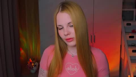 Snapshot of eva_ellis chatting on May 4, 2026, 12:28 am Eva online show from May 4, 2026, 12:28 am