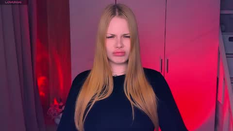 Snapshot of eva_ellis chatting on May 12, 2026, 11:24 pm Eva online show from May 12, 2026, 11:24 pm