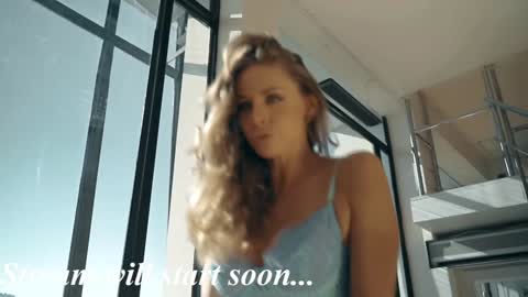 Eva online show from November 17, 2025, 8:14 pm