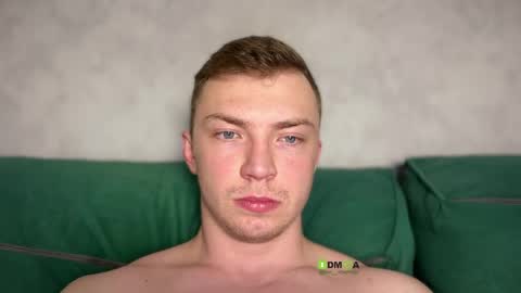 Eva and Iron online show from April 8, 2026, 11:48 pm