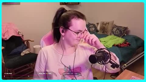 Snapshot of eva_katt chatting on December 19, 2025, 12:01 pm Gamer Katt online show from December 19, 2025, 12:01 pm