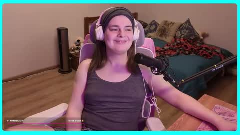 Snapshot of eva_katt chatting on May 7, 2026, 12:32 pm Gamer Katt online show from May 7, 2026, 12:32 pm