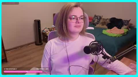 Snapshot of eva_katt chatting on July 27, 2026, 12:23 pm Gamer Katt online show from July 27, 2026, 12:23 pm