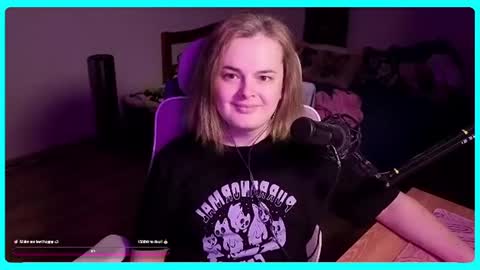 Snapshot of eva_katt chatting on August 1, 2026, 8:52 pm Gamer Katt online show from August 1, 2026, 8:52 pm