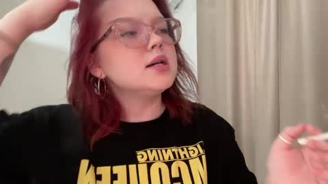 eva_kittenn online show from April 21, 2026, 12:44 pm