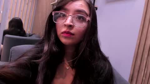 Angelinne online show from October 25, 2025, 3:47 am