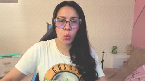 Eva  online show from May 12, 2026, 2:47 pm