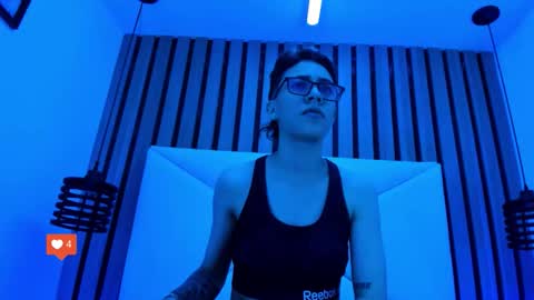 Eva cute online show from November 9, 2025, 5:33 pm