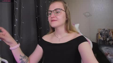 Snapshot of eva_orchid chatting on April 23, 2026, 12:29 pm Eva online show from April 23, 2026, 12:29 pm
