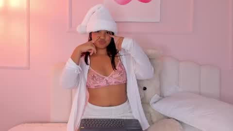 Snapshot of eva_palmer_ chatting on July 1, 2026, 1:29 am Eva online show from July 1, 2026, 1:29 am