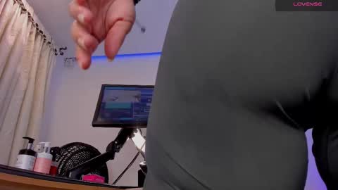 Snapshot of eva_rain chatting on December 21, 2025, 11:23 pm Eva online show from December 21, 2025, 11:23 pm