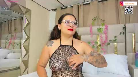 Eva  online show from October 4, 2025, 12:03 pm