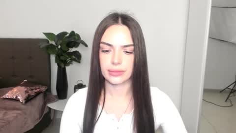 Eva online show from April 21, 2026, 4:01 pm