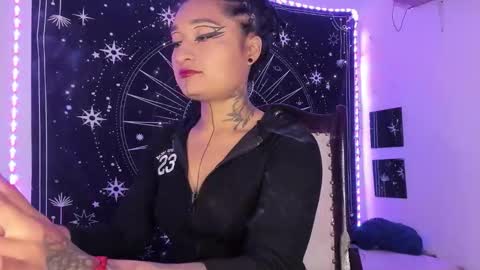 Eva  online show from November 22, 2025, 8:46 am