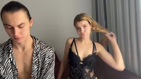 eva_simon__ online show from May 7, 2026, 3:56 am