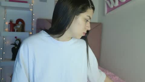 Eva Sin online show from April 1, 2026, 12:44 am