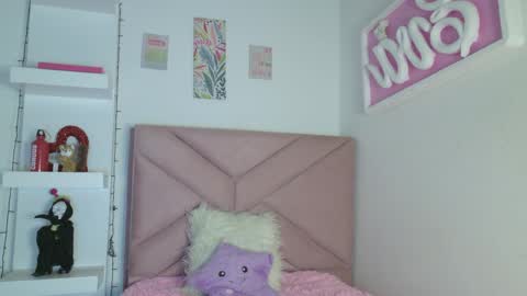 Eva Sin online show from April 1, 2026, 11:35 pm