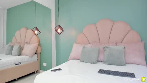 Eva  online show from April 7, 2026, 3:45 pm