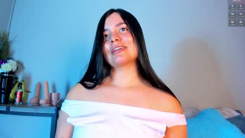 Snapshot of evaa_greey chatting on April 5, 2026, 8:06 pm Eva Grey online show from April 5, 2026, 8:06 pm