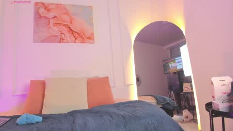  Eva  online show from June 4, 2026, 7:09 pm