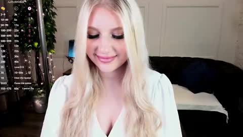 Eva  online show from March 12, 2026, 3:23 am