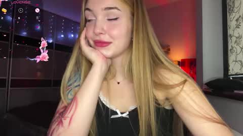 evacarter1 online show from November 15, 2025, 12:45 pm