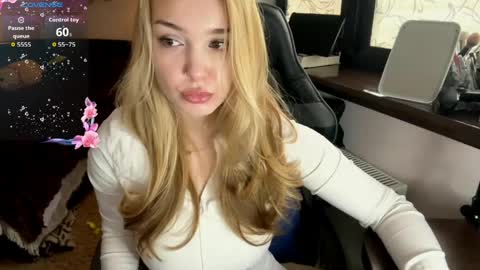 evacarter1 online show from March 30, 2026, 11:33 am