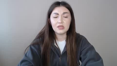 Evachaturbatte online show from April 8, 2026, 8:47 am