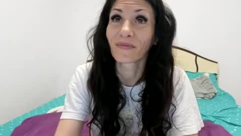 Snapshot of evacrisxxx chatting on July 1, 2026, 2:35 am hornycrissyyourlove online show from July 1, 2026, 2:35 am